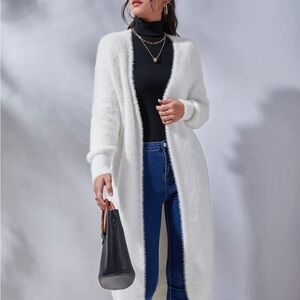 White warm sweater cardigan with pearls